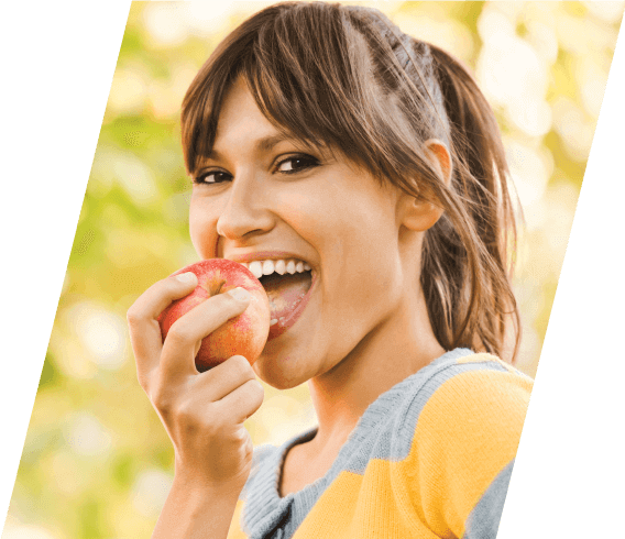 woman eating an apple